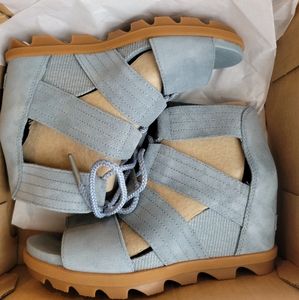 Sorel Joanie II lace up size 9 cinder gray